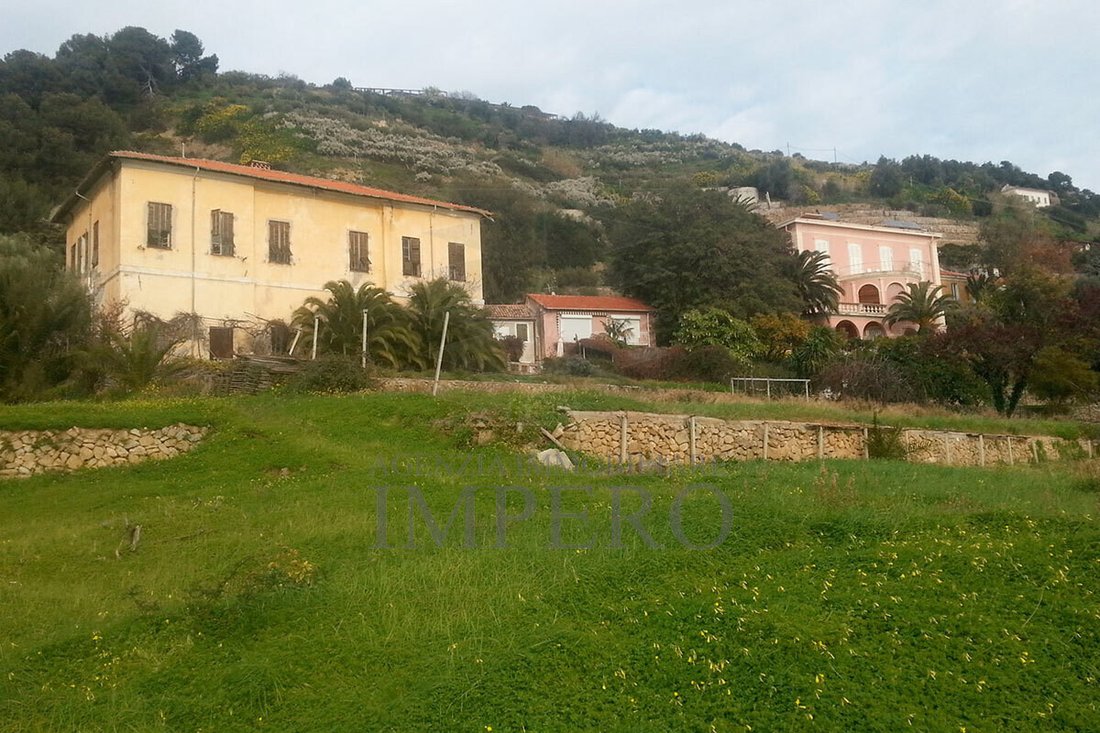 Villa in Grimaldi di Ventimiglia, Ventimiglia, Liguria 1 - 17396182