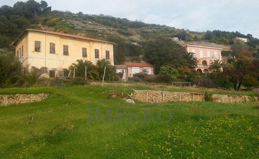 Villa in Grimaldi-Mortola, Ventimiglia, Ligurien 1