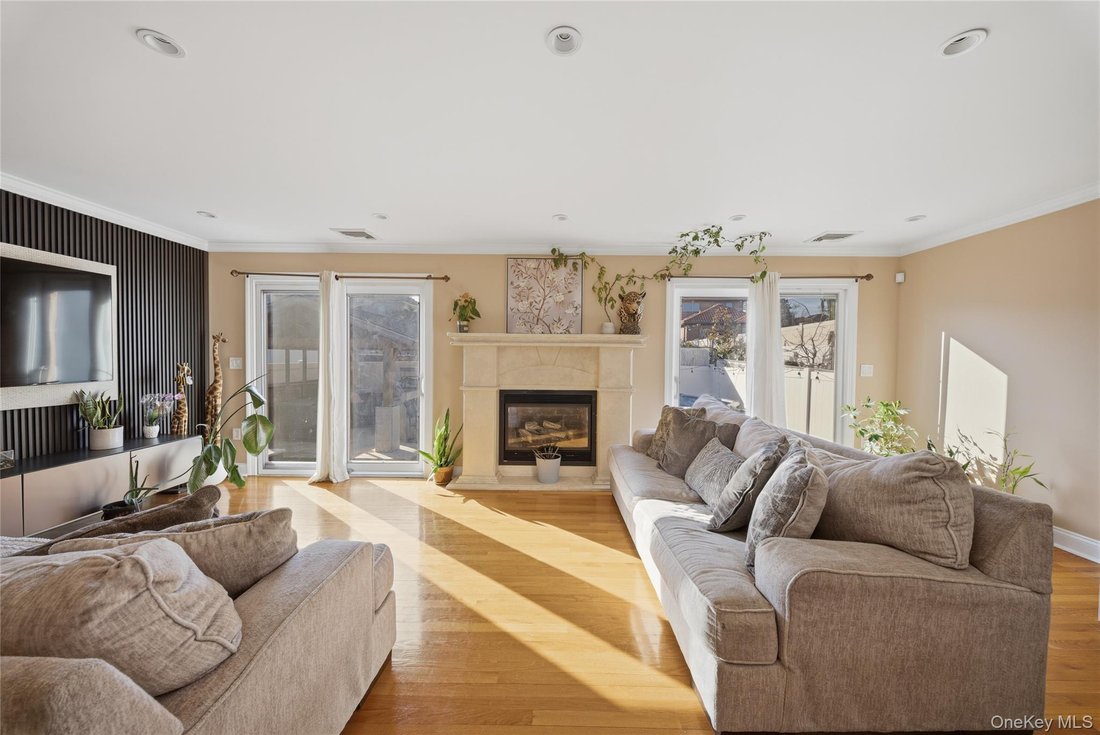 House in New York, New York, United States 3 - 17399797