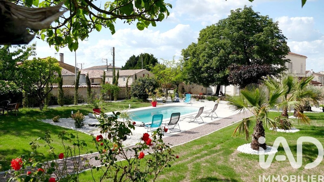 House in Saint-Sauveur-d'Aunis, Nouvelle-Aquitaine, France 4 - 17398815