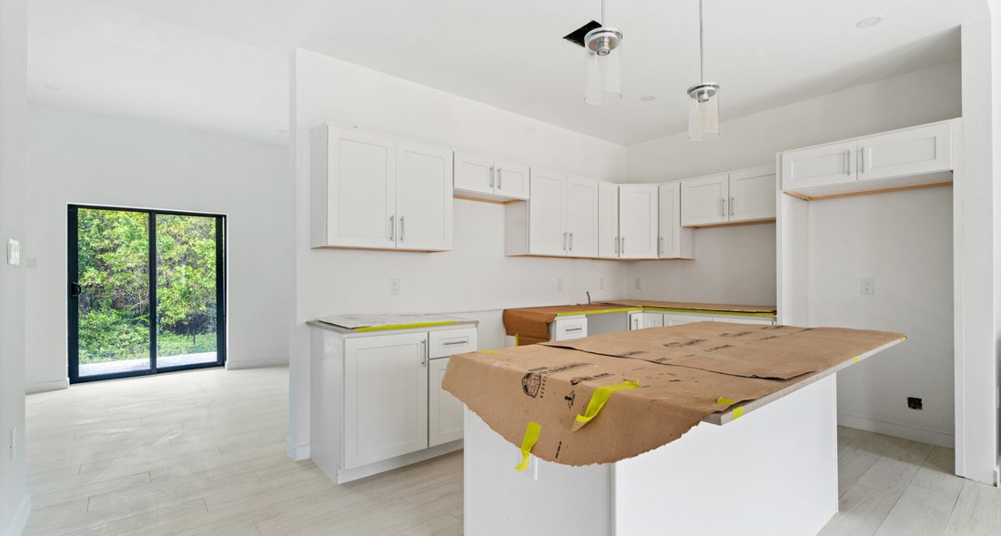 Apartment in George Town, George Town, Cayman Islands 4 - 17402256