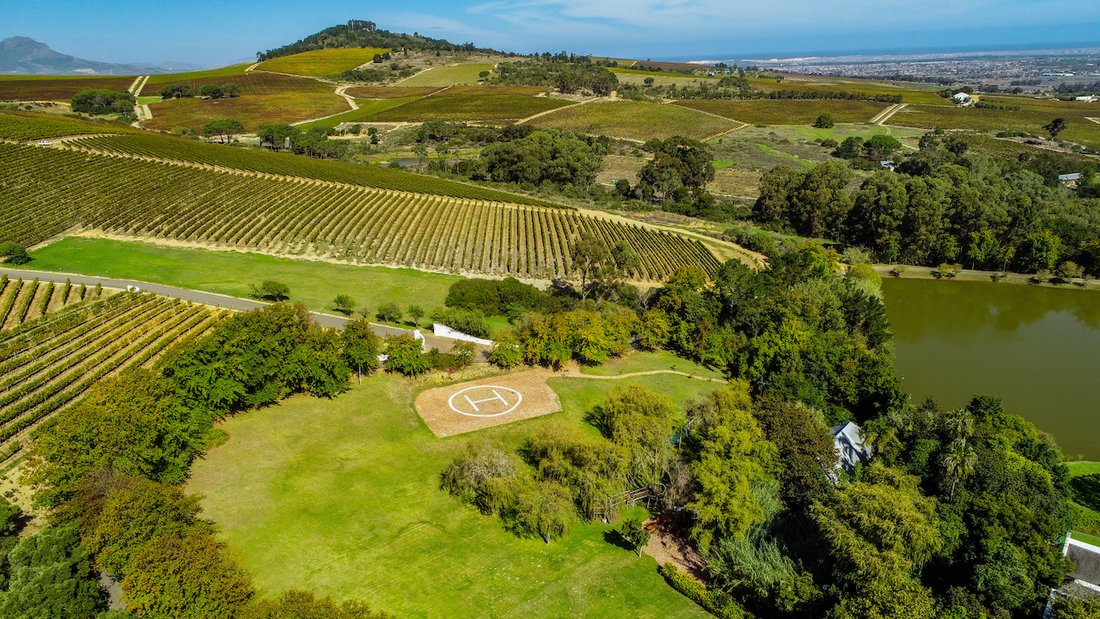 Farm Ranch in Amandelrug, Cape Town, South Africa 3 - 17402944