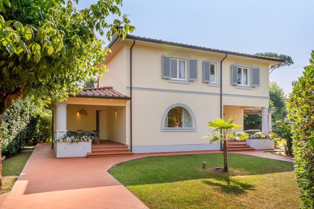 Villa in Center, Forte dei Marmi, Tuscany 3 - 17394592
