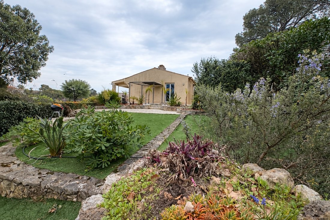 Villa in Exterieurs, Frejus, France 1 - 17299382