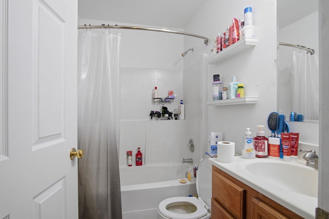 Cheney, Washington, United States 3 - 17403325