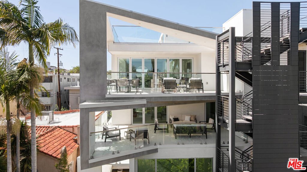Condo in West Hollywood, California, United States 2 - 17403906