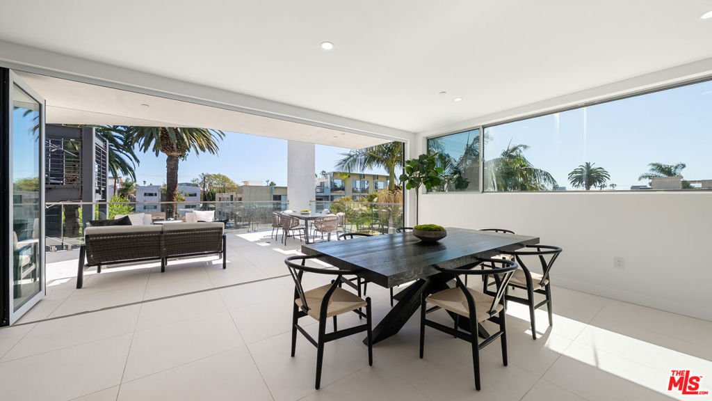 Condo in West Hollywood, California, United States 3 - 17403906