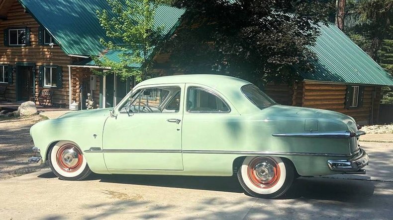 Coupe in Glendale, United States 2 - 17404051