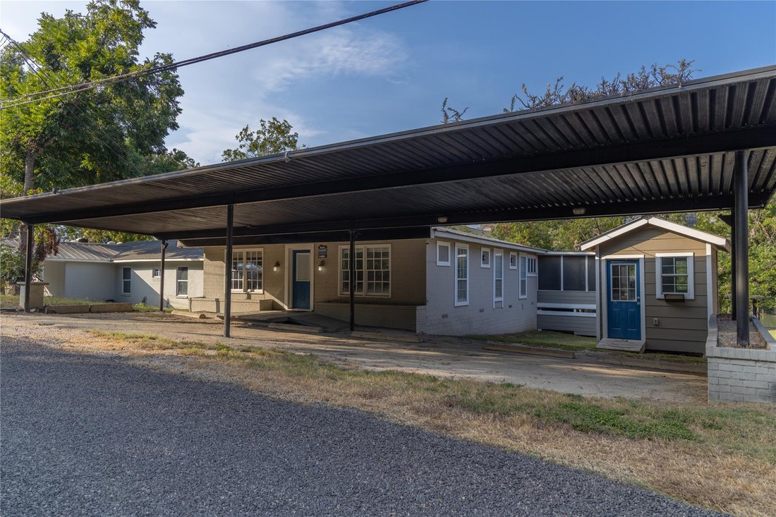 House in Seguin, Texas, United States 1 - 17403345