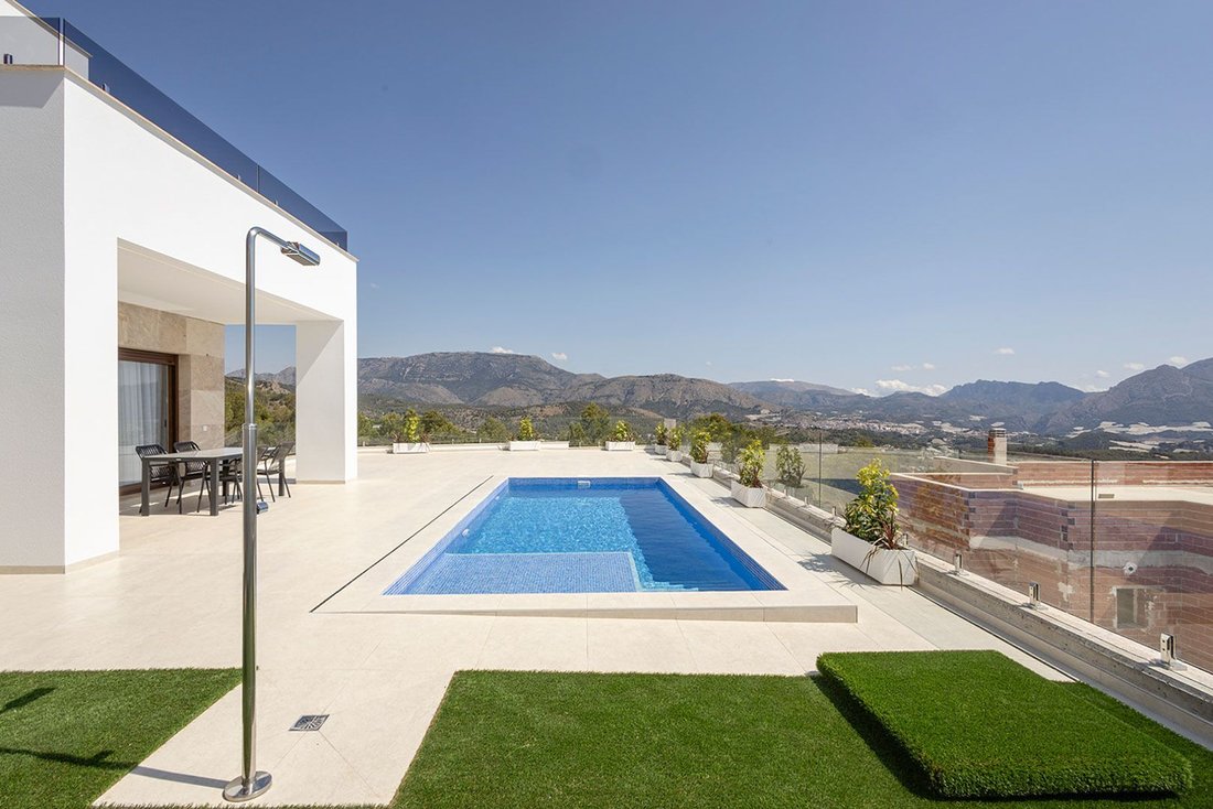 Villa in Polop, Valencian Community, Spain 2 - 17403342