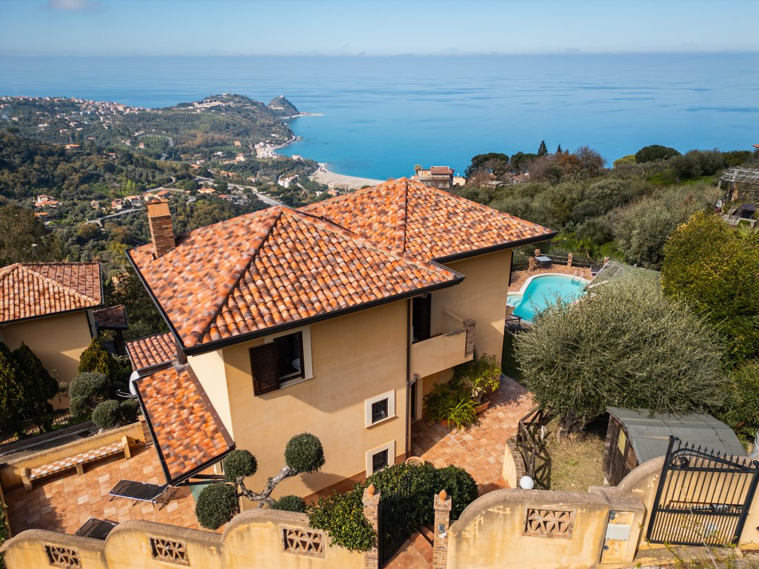 Villa in Capo d'Orlando, Sicily, Italy 1 - 17404263