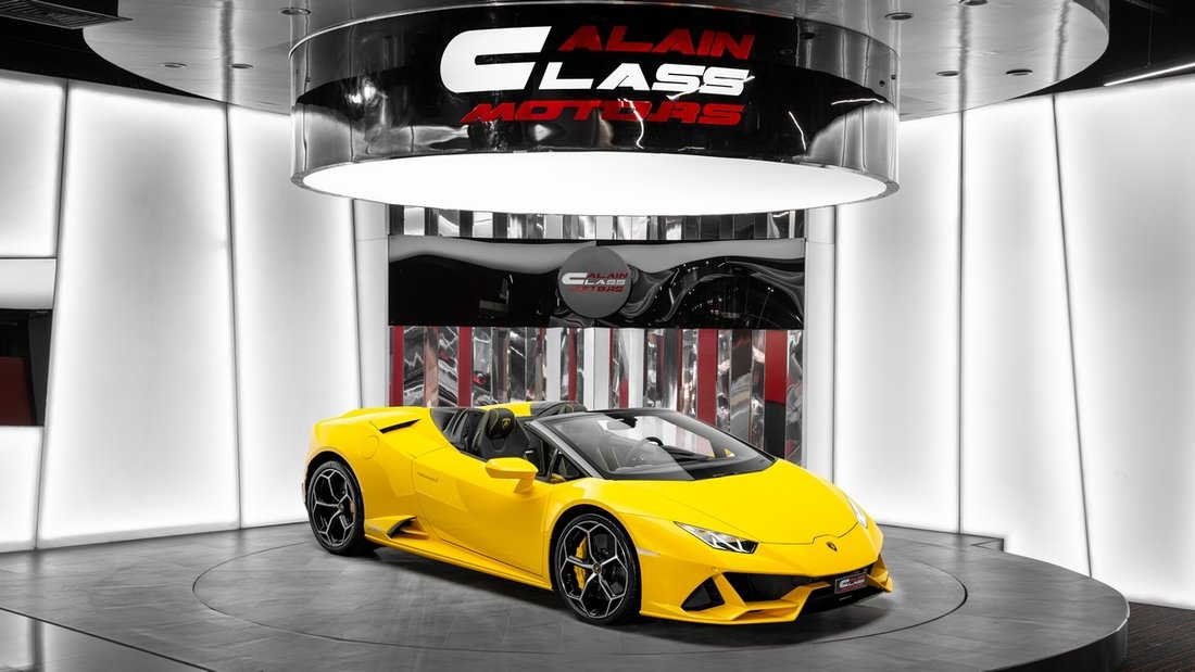 Cabriolet in Dubai, United Arab Emirates 1 - 17404491