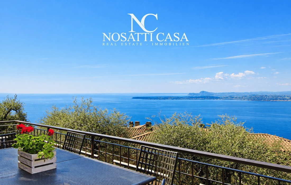 Villa in Gardone Riviera, Lombardy, Italy 1 - 14006095