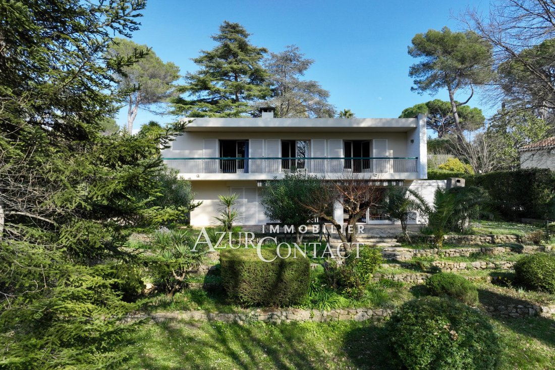 Villa in Mougins, Provence-Alpes-Côte d'Azur, France 1 - 17388452