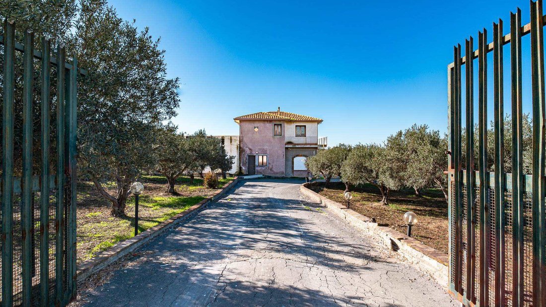 Farm Ranch in Paterno, Sicily, Italy 5 - 17404217