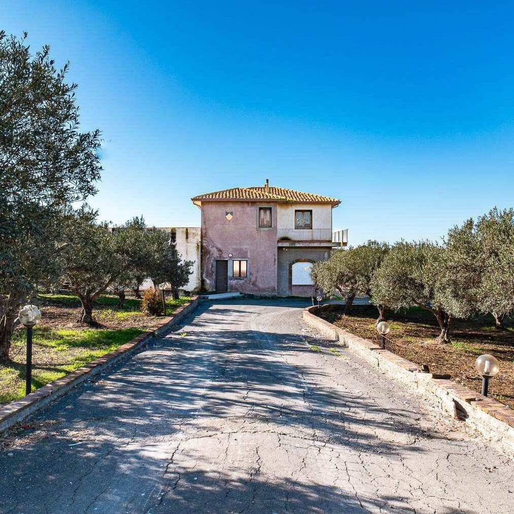 Farm Ranch in Paterno, Sicily, Italy 1 - 17404217