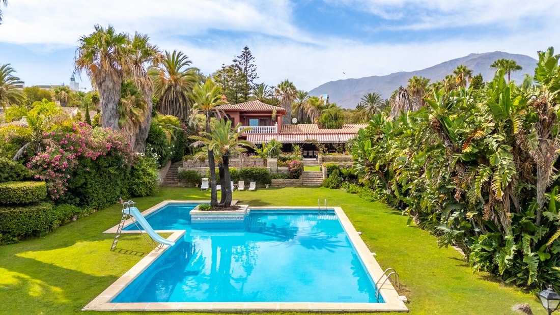 Villa in Estepona, Andalusia, Spain 4 - 17404544