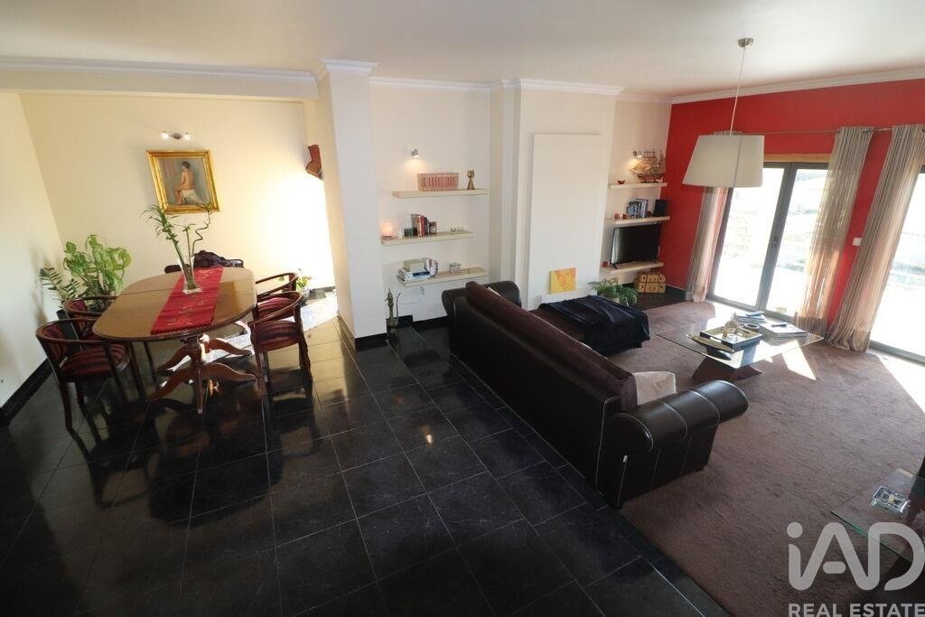 Townhouse in Silveira, Lisbon, Portugal 2 - 17406008