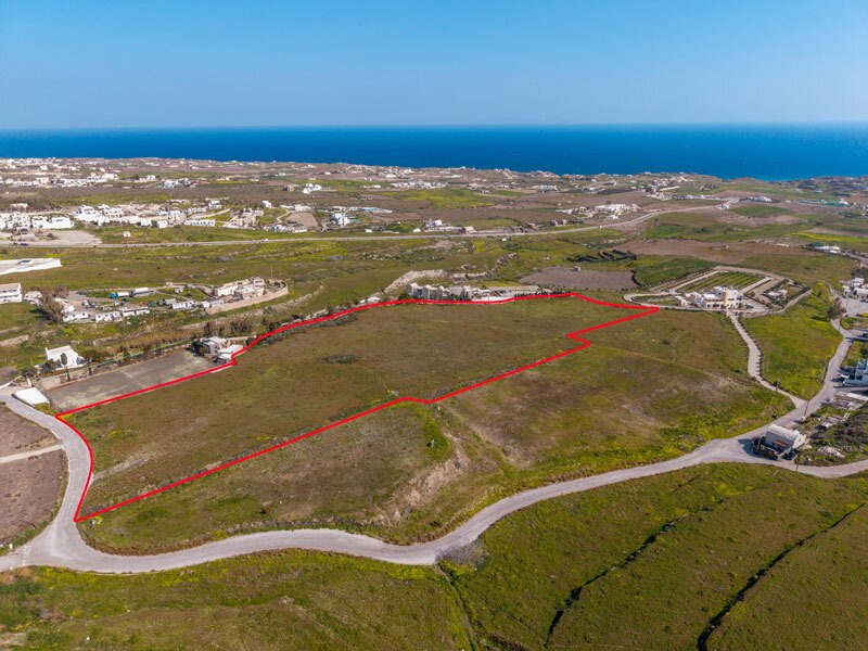 Land in Thira, Aegean, Greece 1 - 17404625