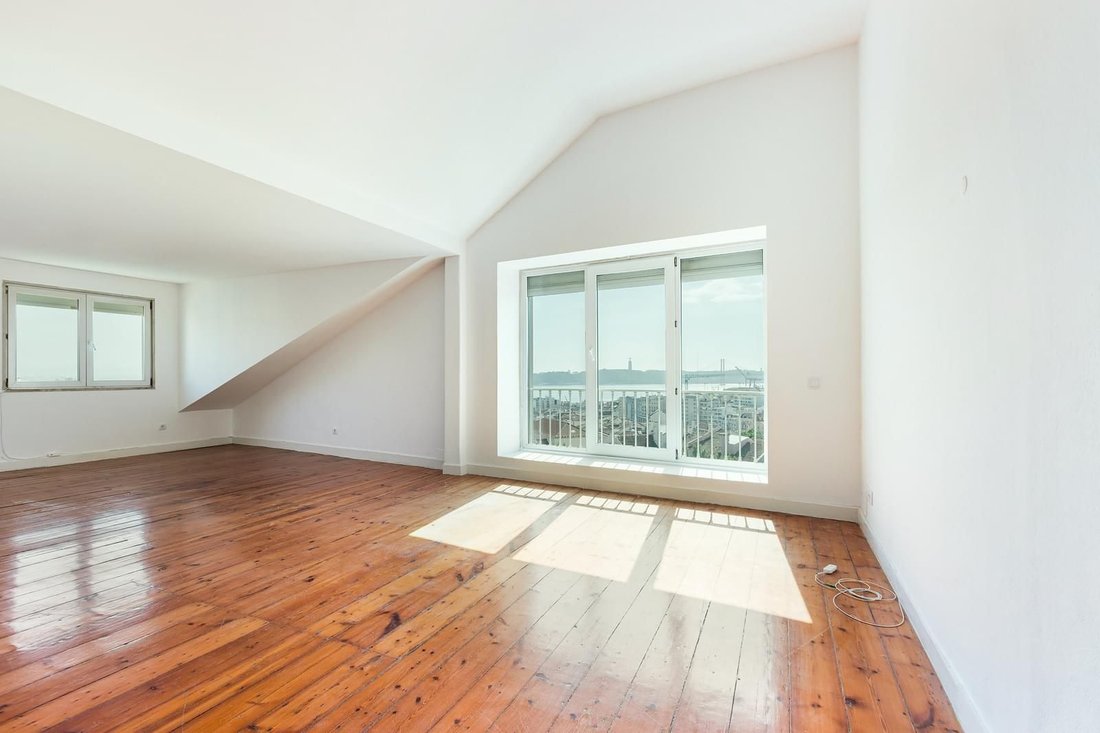 Apartment in Misericordia, Lisbon, Portugal 1 - 17405973