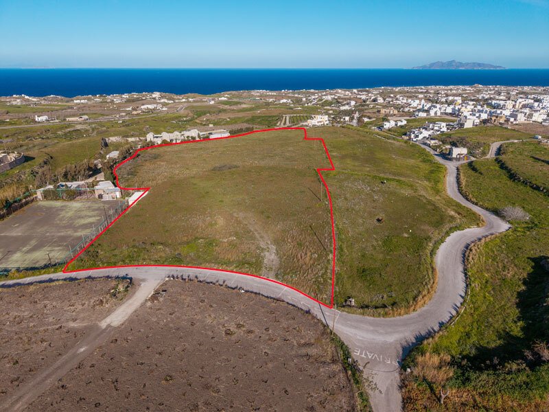 Land in Thira, Aegean, Greece 4 - 17404625