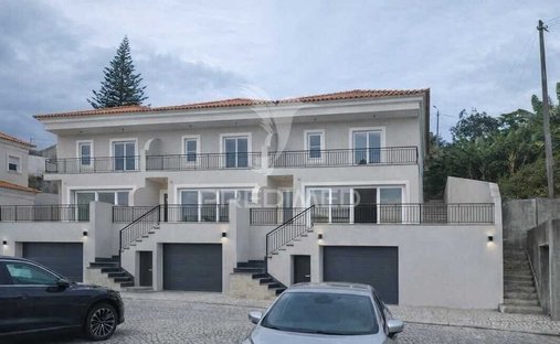 House in Santa Cruz, Madeira, Portugal 1