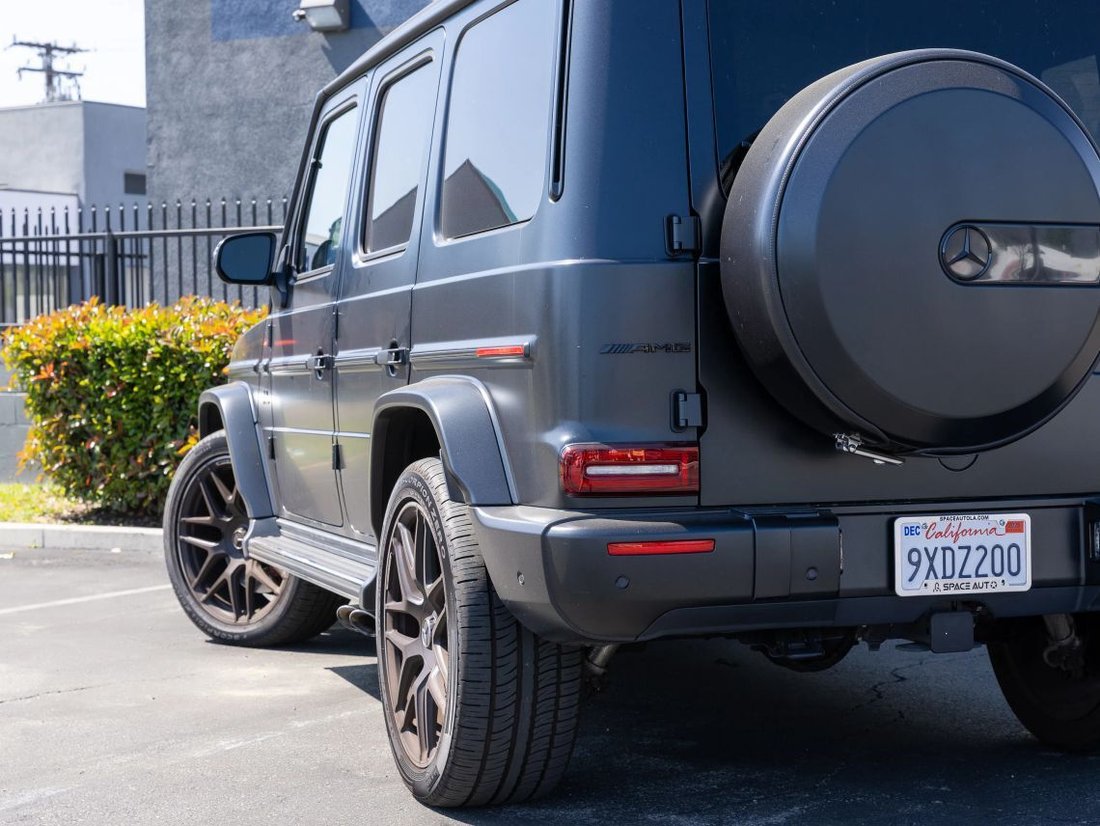 Suv in Azusa, CA, United States 2 - 17395041