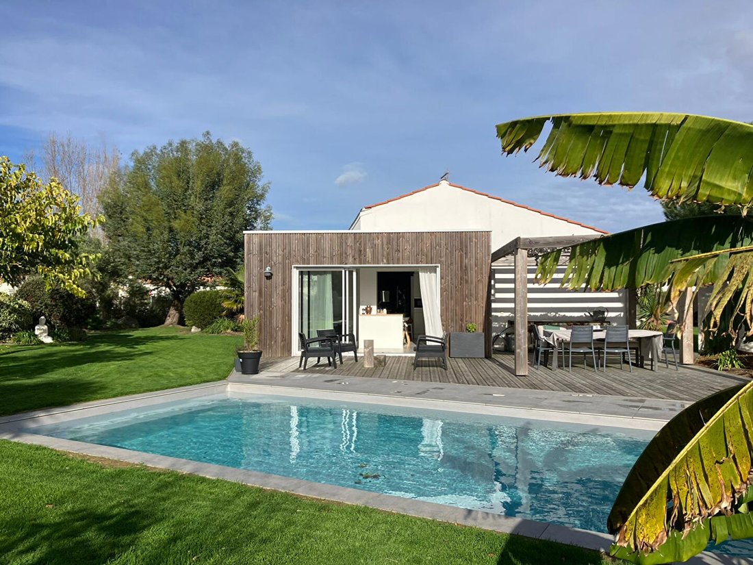 Villa in Le Fenouiller, Pays de la Loire, France 1 - 17405808