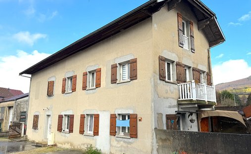 Seyssel, Auvergne-Rhône-Alpes, France 1