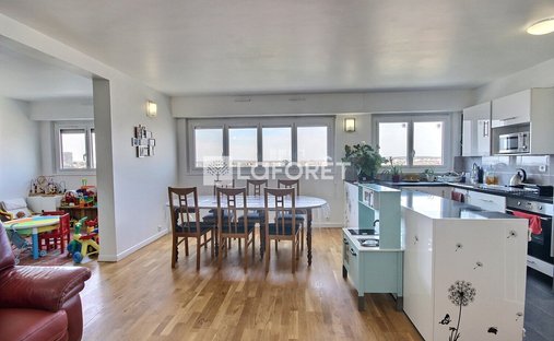 Apartment in Hôtel de Ville, Courbevoie, France 1