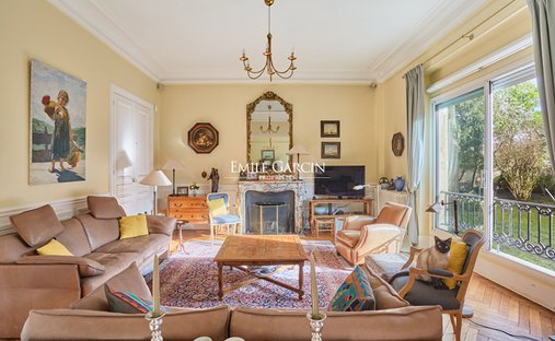 Villa in Domaine National du Château, Versailles, France 1