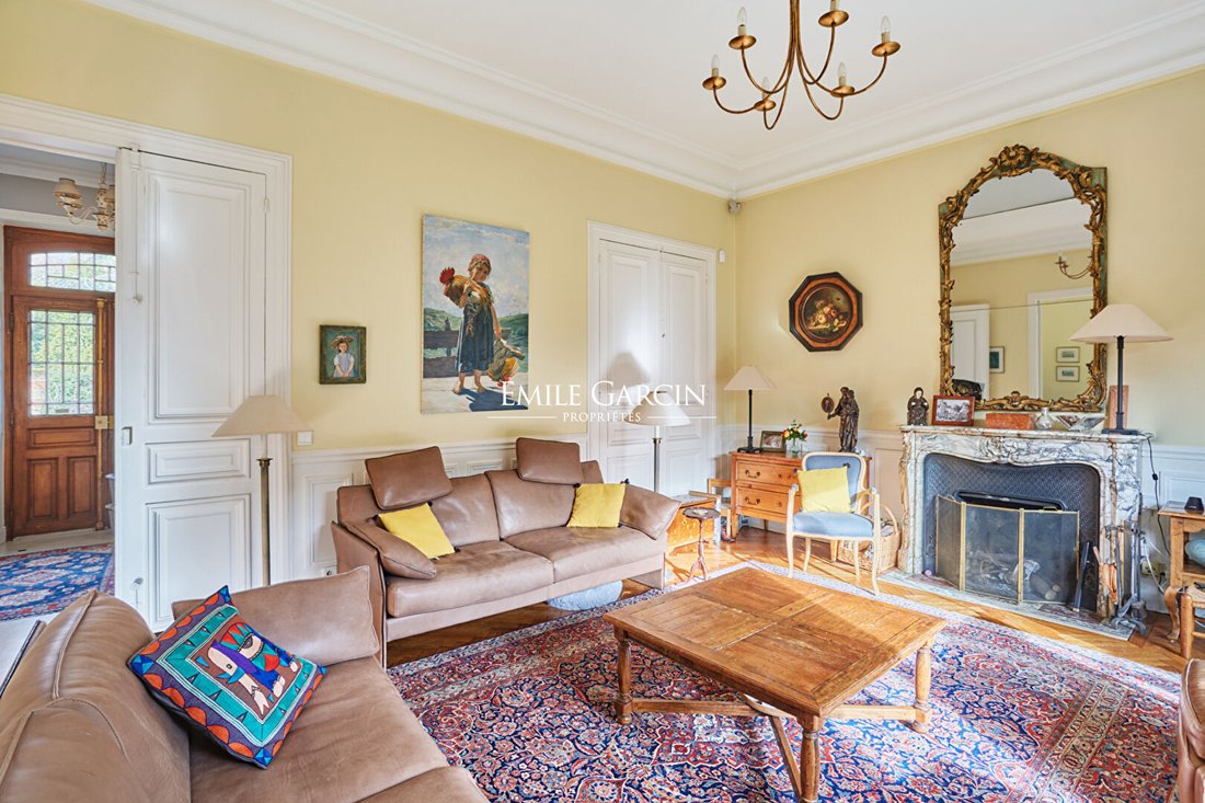 Villa in Domaine National du Château, Versailles, France 5 - 17405754
