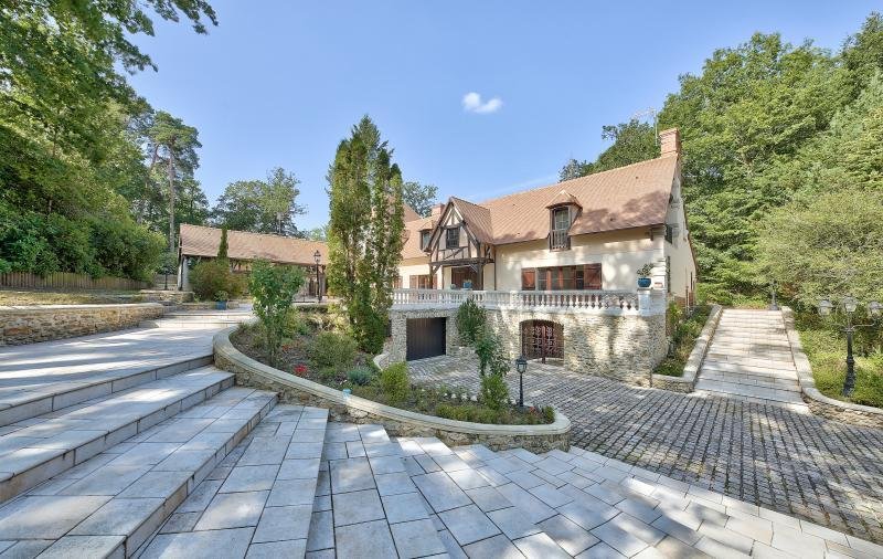 Villa in Poigny-la-Forêt, Ile-de-France, France 2 - 17405690