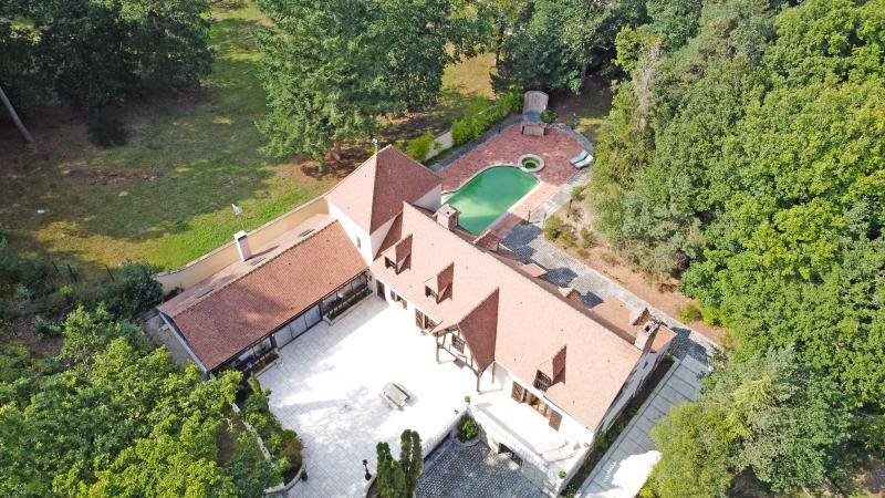 Villa in Poigny-la-Forêt, Ile-de-France, France 1 - 17405690