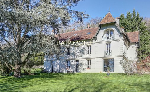 Villa in Sud, Triel-sur-Seine, France 1