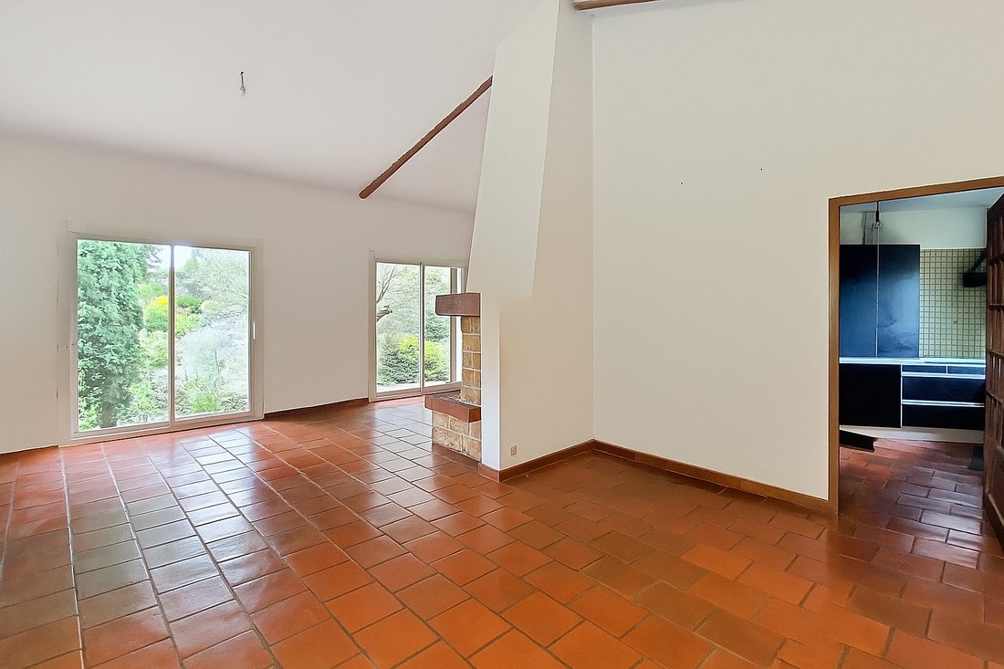 Villa in La Treille, Marseille, Provence-Alpes-Côte d'Azur 2 - 17405896