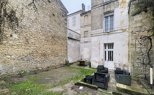One Of Flat Roof Water Castle, Rochefort ( Commerical)
