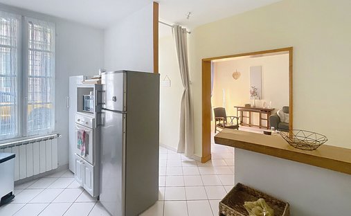 One Of Flat Roof Water Castle, Rochefort ( Commerical)