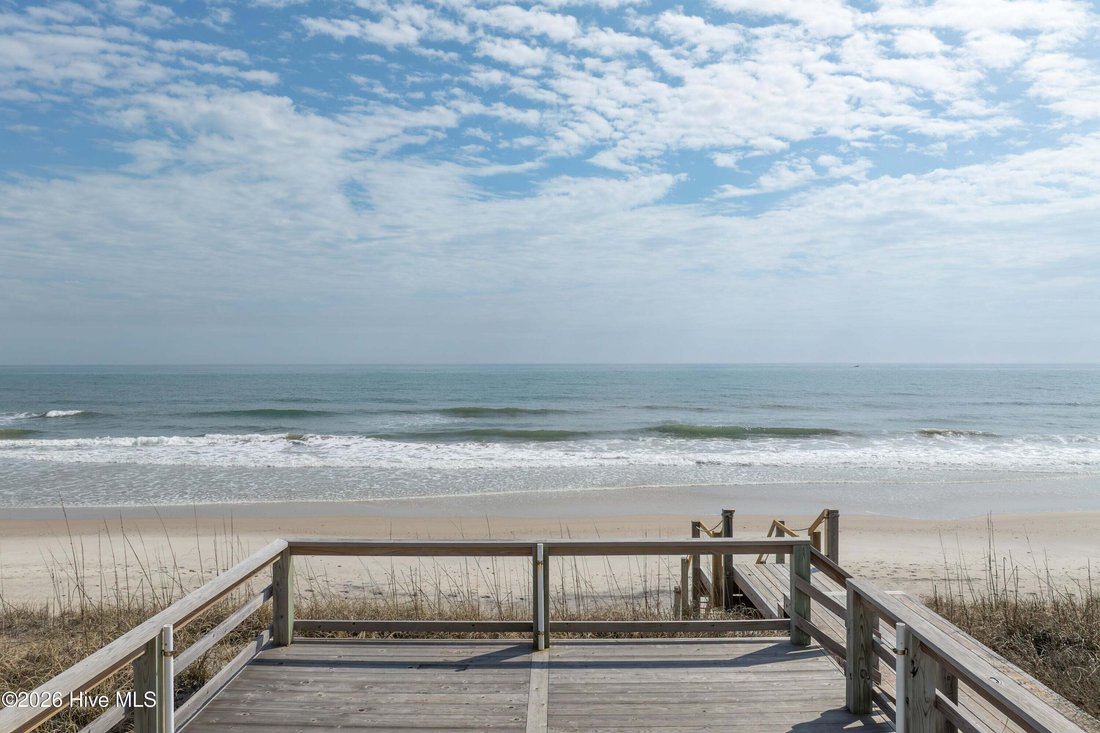 House in North Topsail Beach, North Carolina, United States 3 - 17404865
