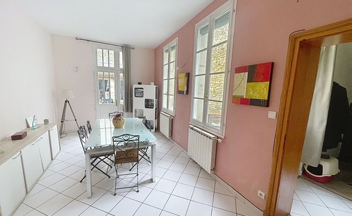 One Of Flat Roof Water Castle, Rochefort ( Commerical)