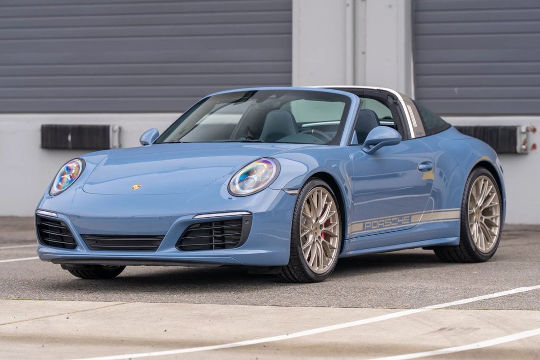 Coupe in Seattle, WA, United States 5 - 17405274