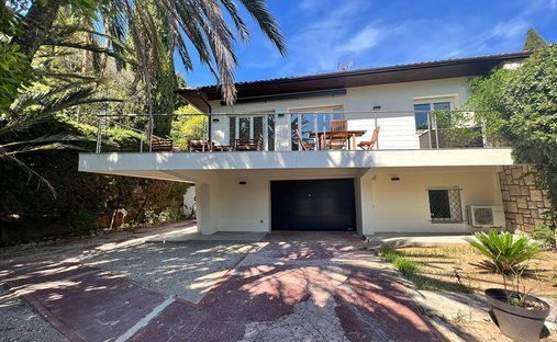 Villa in Village-Cros de Caste-Coupiere-Mont Gros, Roquebrune-Cap-Martin, France 1