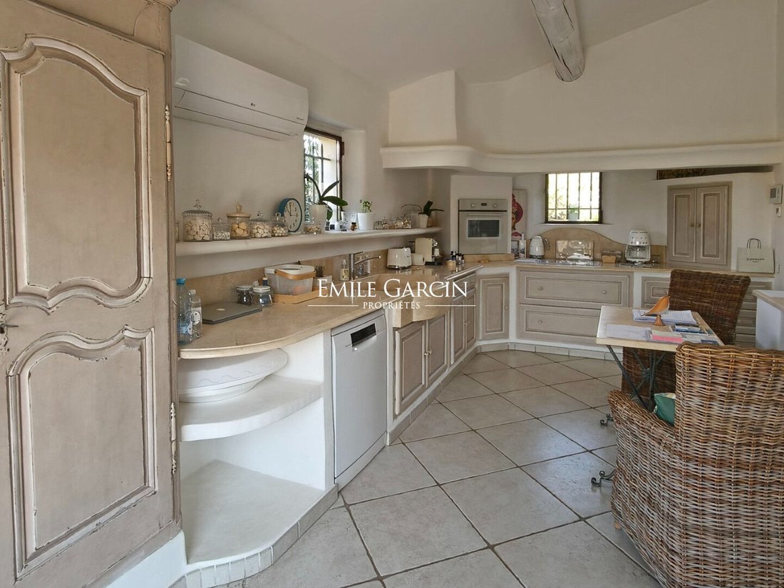 Villa in Lagnes, Provence-Alpes-Côte d'Azur, France 5 - 17405638
