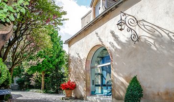 Villa a Digione, Borgogna-Franca Contea, Francia 1