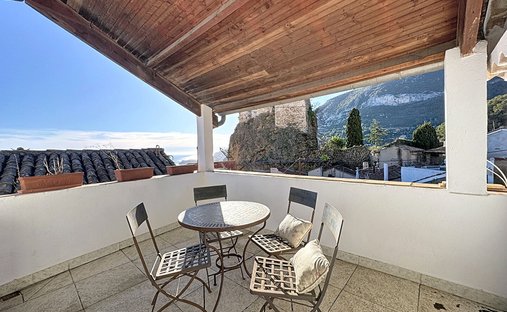 Villa in Village-Cros de Caste-Coupiere-Mont Gros, Roquebrune-Cap-Martin, France 1