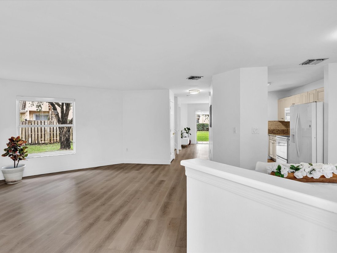 Townhouse in Pembroke Pines, Florida, United States 4 - 17406450