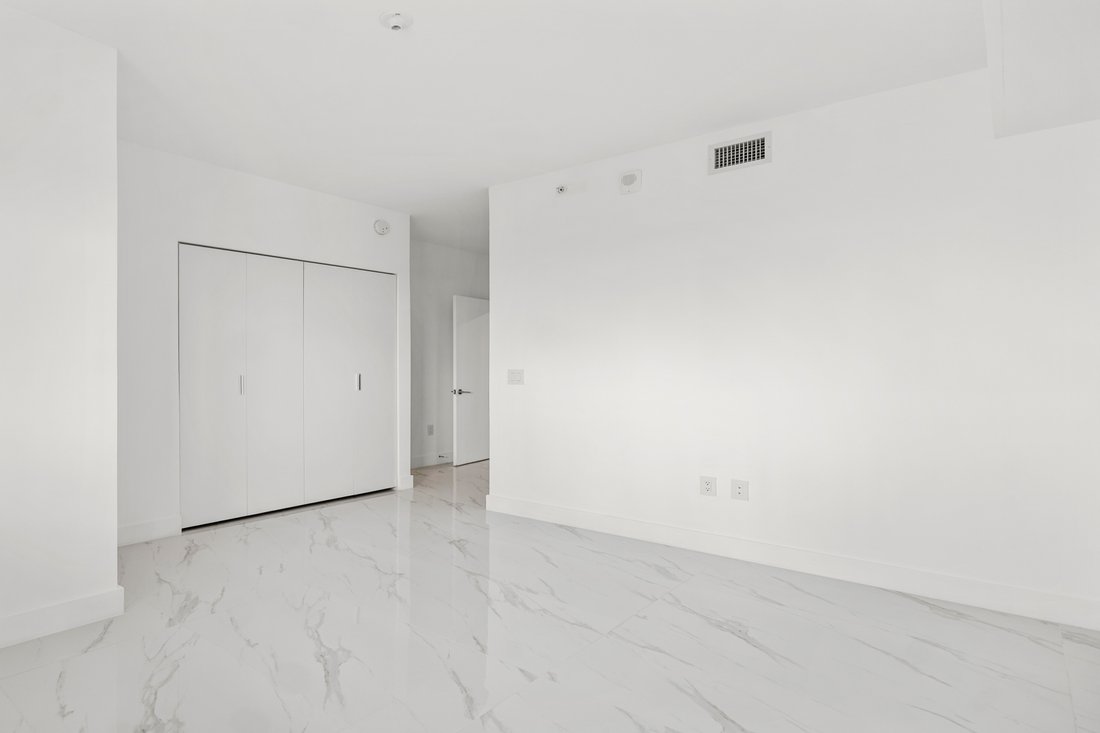 Condo in Miami, Florida, United States 1 - 17406342