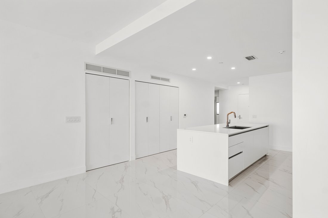 Condo in Miami, Florida, United States 4 - 17406342