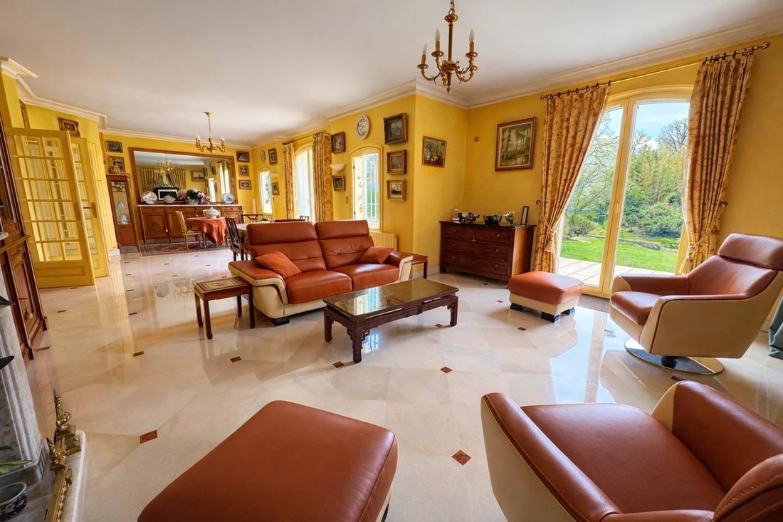 House in Le Plessis-Trévise, Ile-de-France, France 3 - 17406573