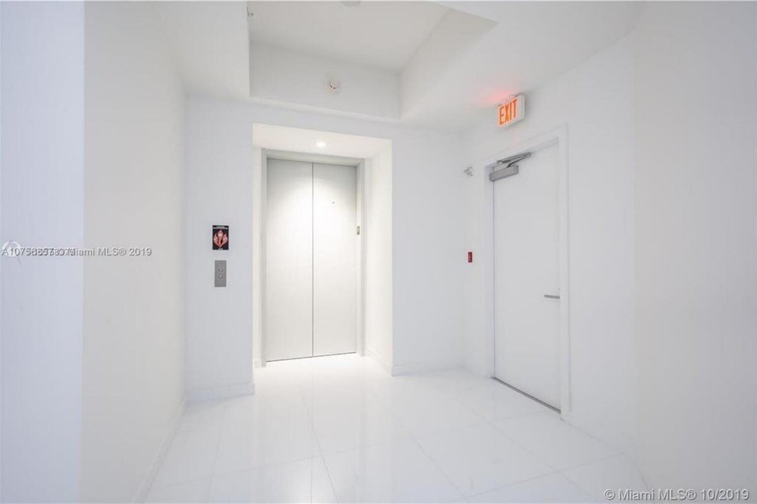 Condo in Miami, Florida, United States 3 - 17407708